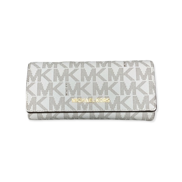 Michael Kors Handbags - Michael Kors jet set travel wallet